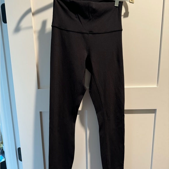 Sz 4 Lululemon wunder-under leggings - Picture 3 of 4